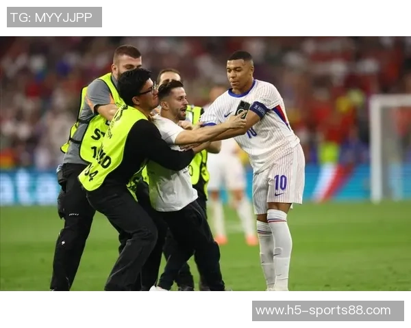 姆巴佩缺席FIFA投票引发关注德尚代为投票背后有何深意